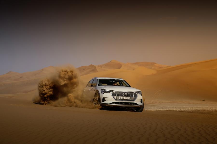  Audi e-tron 55 Quattro 2019 года  (WW) (фото 272 из 452)